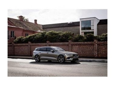 Volvo представляет новый семейный универсал V60