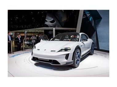 Porsche Mission E Cross Turismo показав салон майбутнього