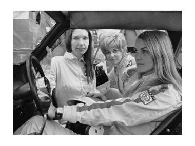 Жінки змагаються в гонках нарівні з чоловіками?