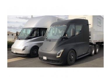 Вантажівка Tesla Semi з динамікою до сотні за 5 с!