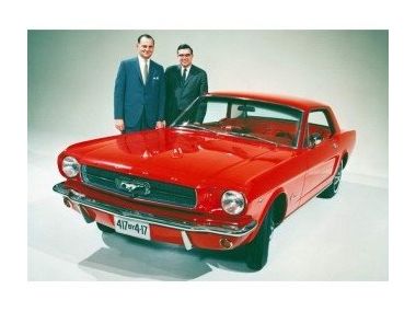 Великий Ford Mustang святкує День народження