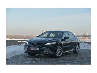 Огляд Toyota Camry 2018