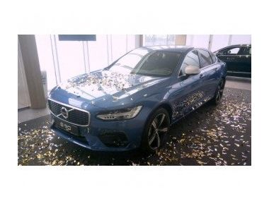 В Україні представлена Volvo S90 R-Design