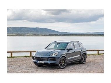 Заряджаємо від мережі Porsche Cayenne E-Hybrid 2018