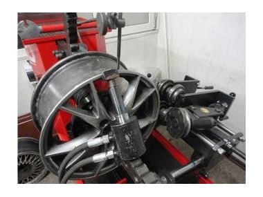 Відновлення зовнішнього вигляду литих дисків