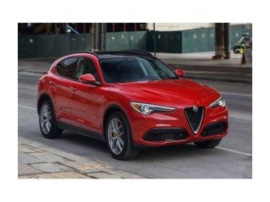 Оновлений Alfa Romeo Stelvio став легше і дешевше