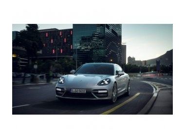 Porsche Panamera Turbo S e-hybrid встановив 6 рекордів