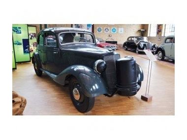 75 років тому Daimler-Benz представив Limousine Holzvergaser