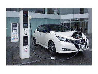 Електромобіль Nissan Leaf E-Plus з батареєю на 60 кВт/г