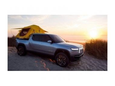 Електричний пікап Rivian R1T. Запас ходу 643 км