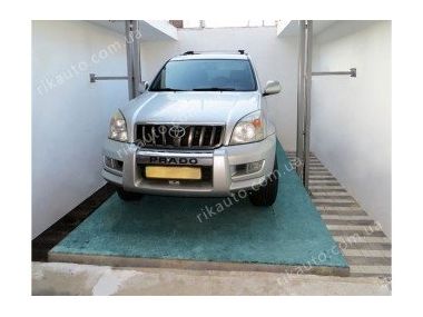 Автомобильный подъемник ножничный