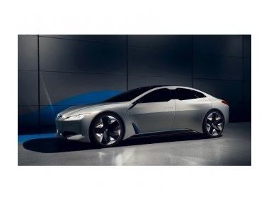 BMW обіцяє запас ходу електрокара iNext в 700 км