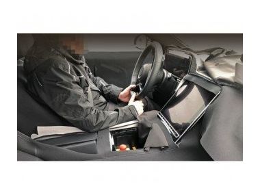 Mercedes S-класу "засвітив" новий дисплей