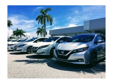 Продажі Nissan Leaf перевищили 400 тис од.