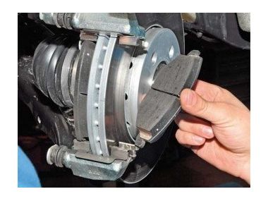 Что вызывает быстрый износ тормозных  колодок