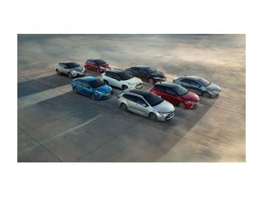 Toyota Global офіційно продала більше 15 мільйонів HEV