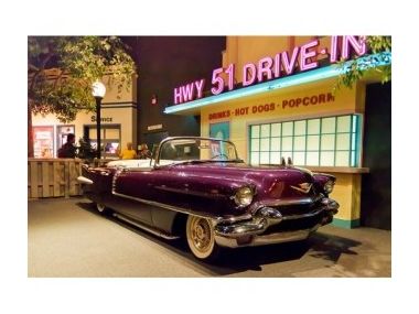 Для чего на самом деле Элвис использовал свои «кадиллаки»?