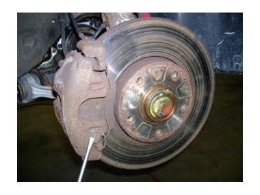 Когда нужна замена тормозных колодок и дисков